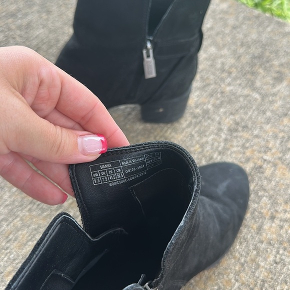 Vionic Women’s Black Booties size 9.5 - Picture 3 of 5